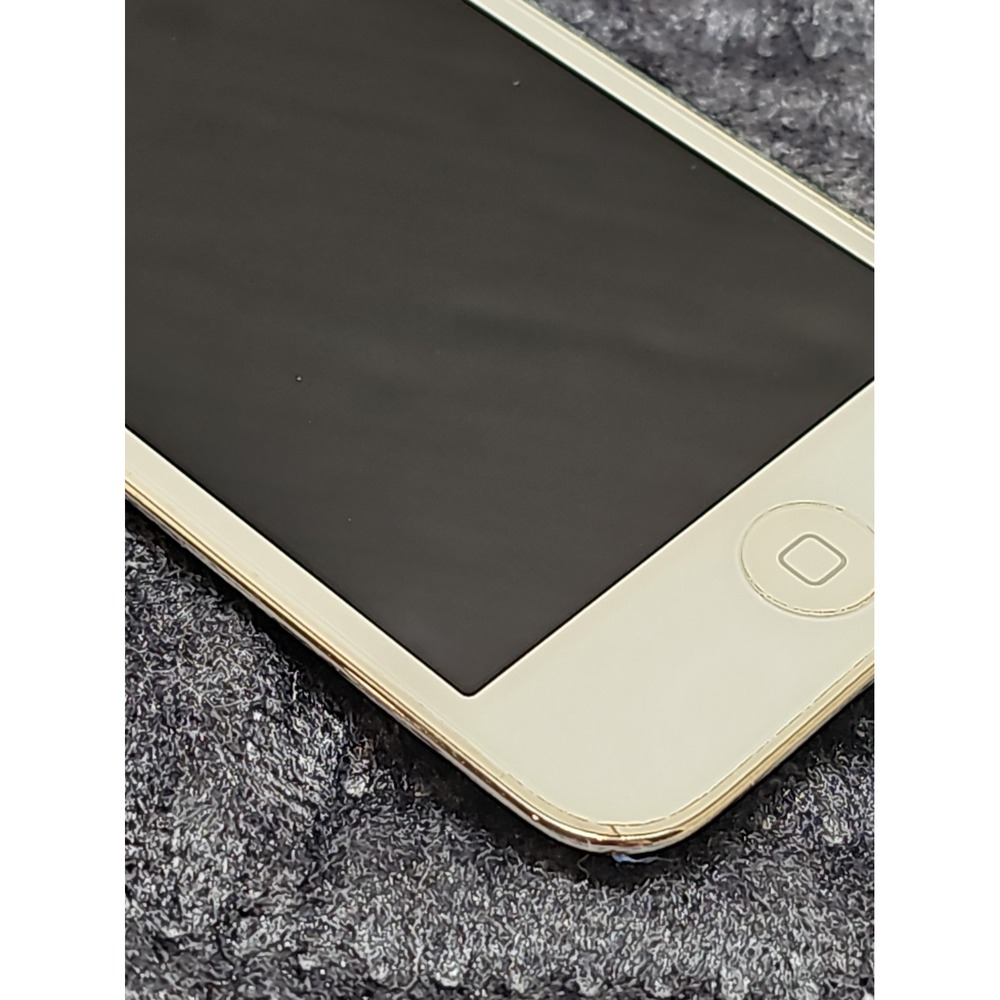 Apple iPod Touch 4th Gen WHITE & SILVER | Model A1367 | 8GB | RESET - Picture 9 of 10